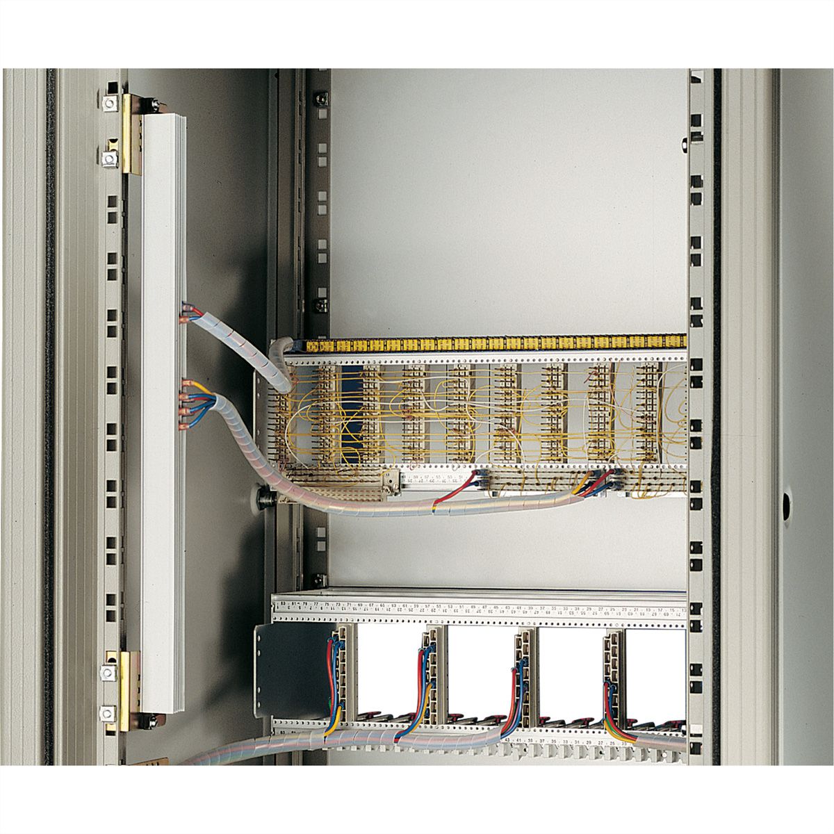 SCHROFF Busbar With FASTON Connections, 2 Pole, brass tin-Plated