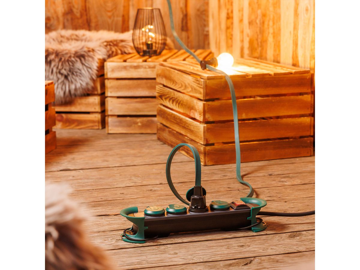 BACHMANN HOOK Outdoor 4x earthing contact, Plastic, with switch and hinged covers, IP44, 4 m