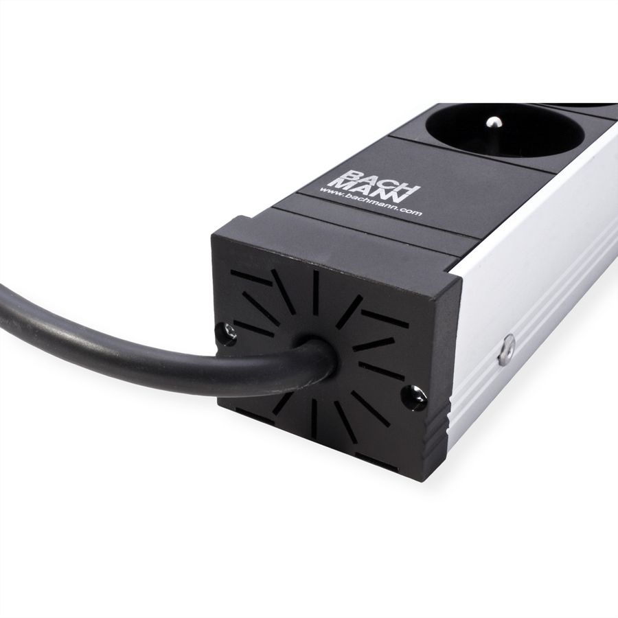 BACHMANN UNIVERSAL 4xUTE 3xCM voeding 3,0m CEE7/7