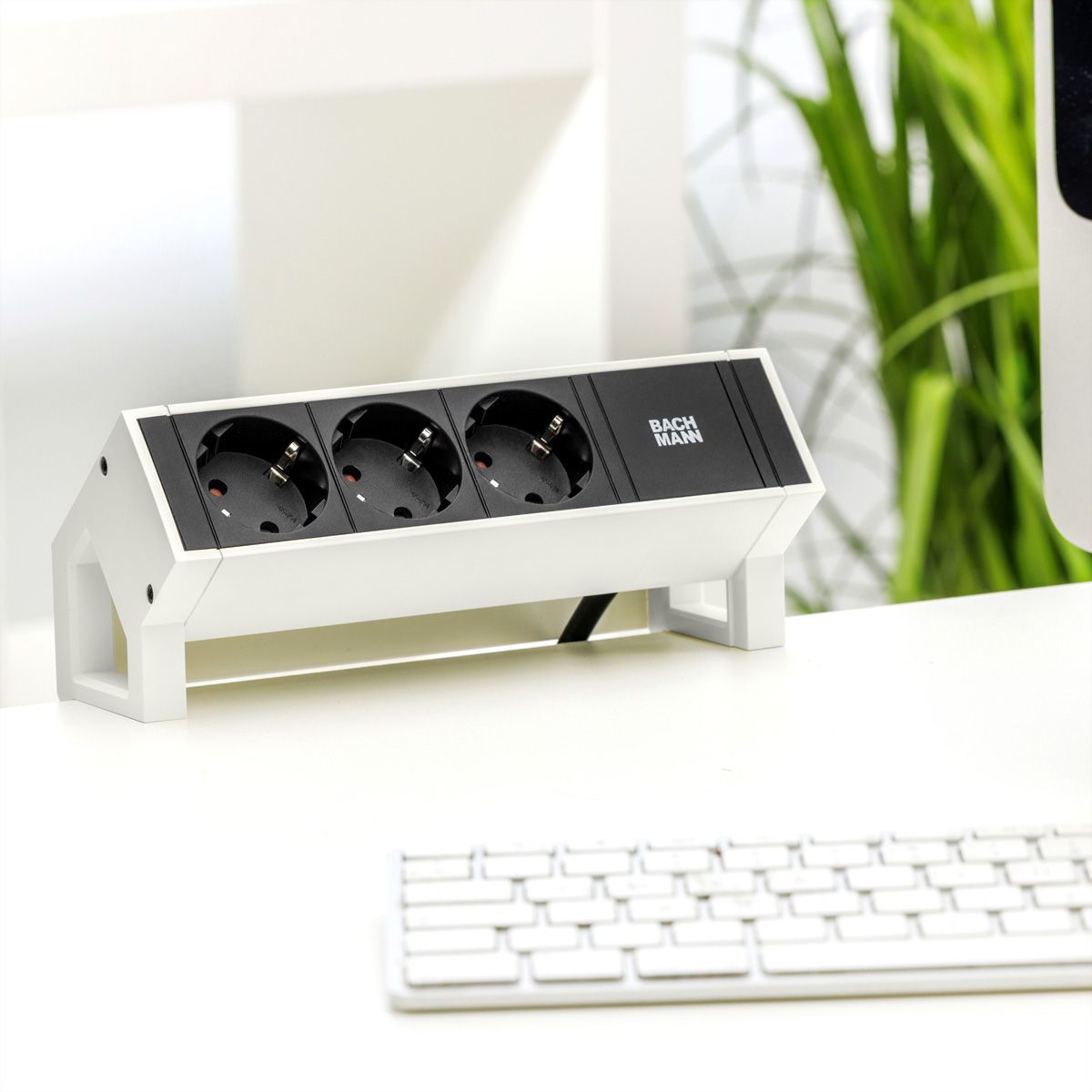 BACHMANN DESK2 3x earthing contact GST18, white