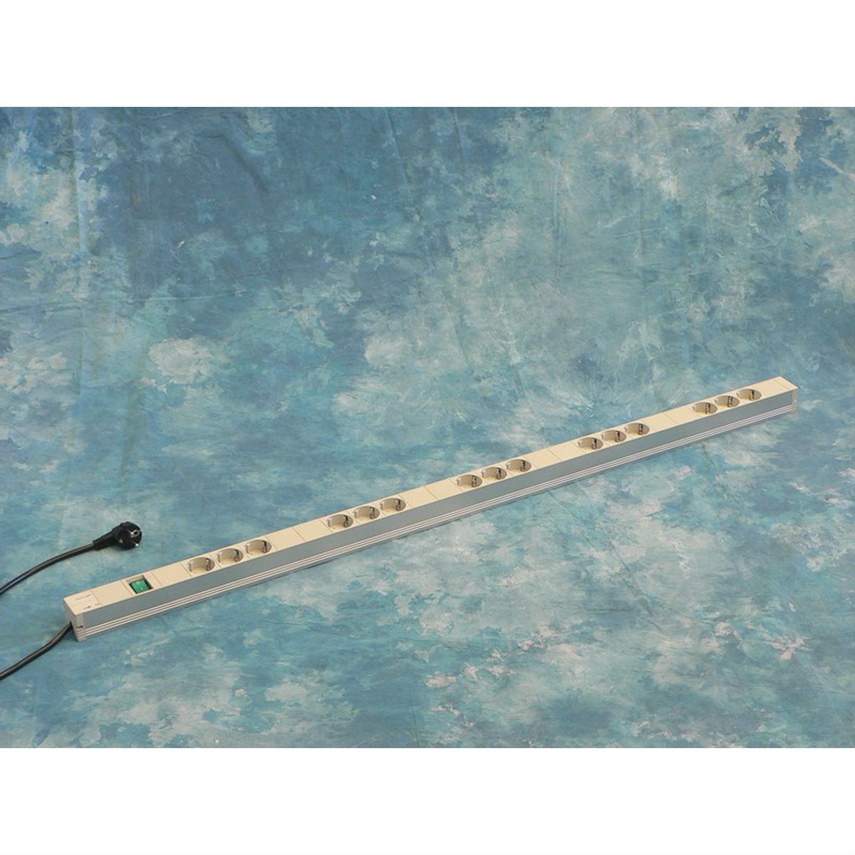 contactdoosstrip SCHUKO, 15 contactdozen, met schakelaar