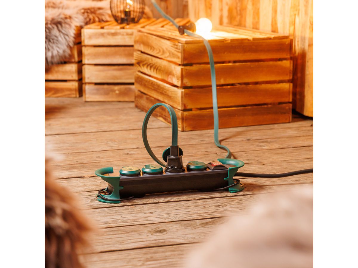 BACHMANN HOOK Outdoor 4x earthing contact, Plastic, with switch and hinged covers, IP44, 4 m