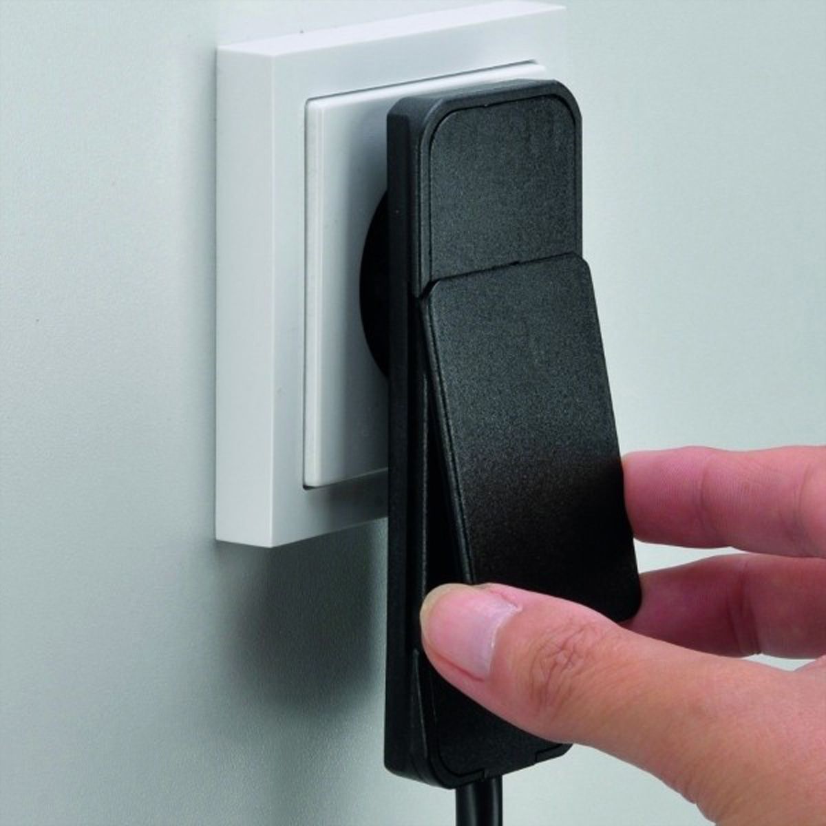BACHMANN SmartPlug flat plug, with 3x socket strip with earthing contact, white, 1.6 m