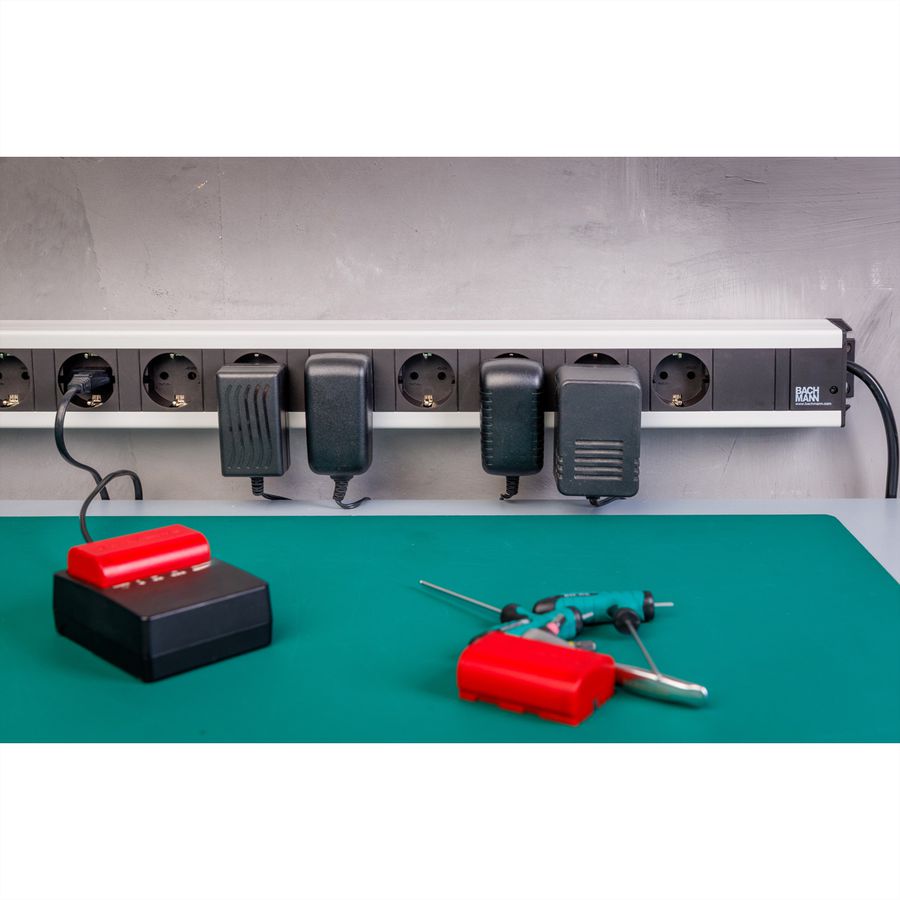 BACHMANN stekkerdoos 12x geaard contact, 2 m