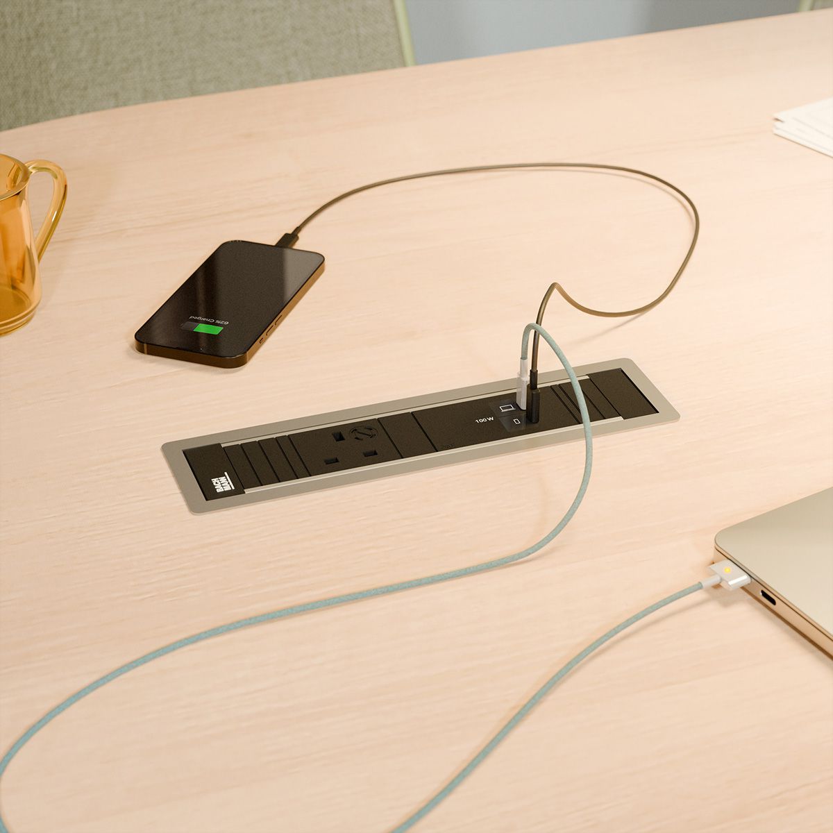 BACHMANN POWER FRAME 1xUK 45° 3.15A, 1xUSB 1xUSB C/C 100W L=0.2m