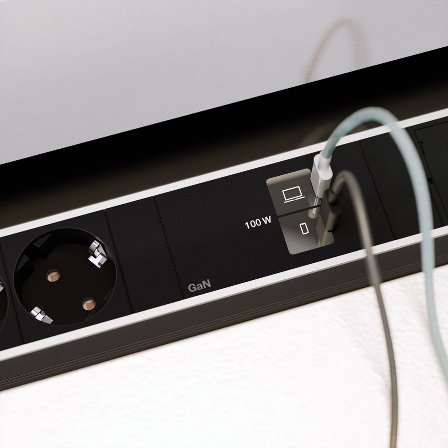 BACHMANN CONFERENCEF XL 3xCEE7/3, 2xCM 1xUSB C/C 100W