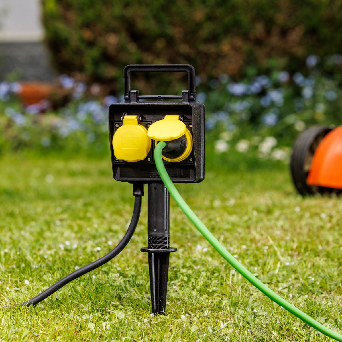 BACHMANN garden socket outlet with ground spike