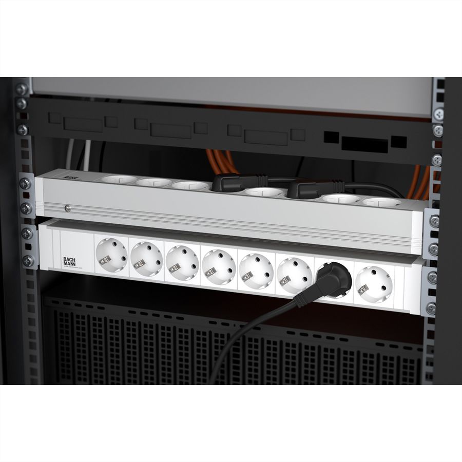 BACHMANN 19" 1,5U 8xCEE7/3 ws voeding 2,0m CEE7/7