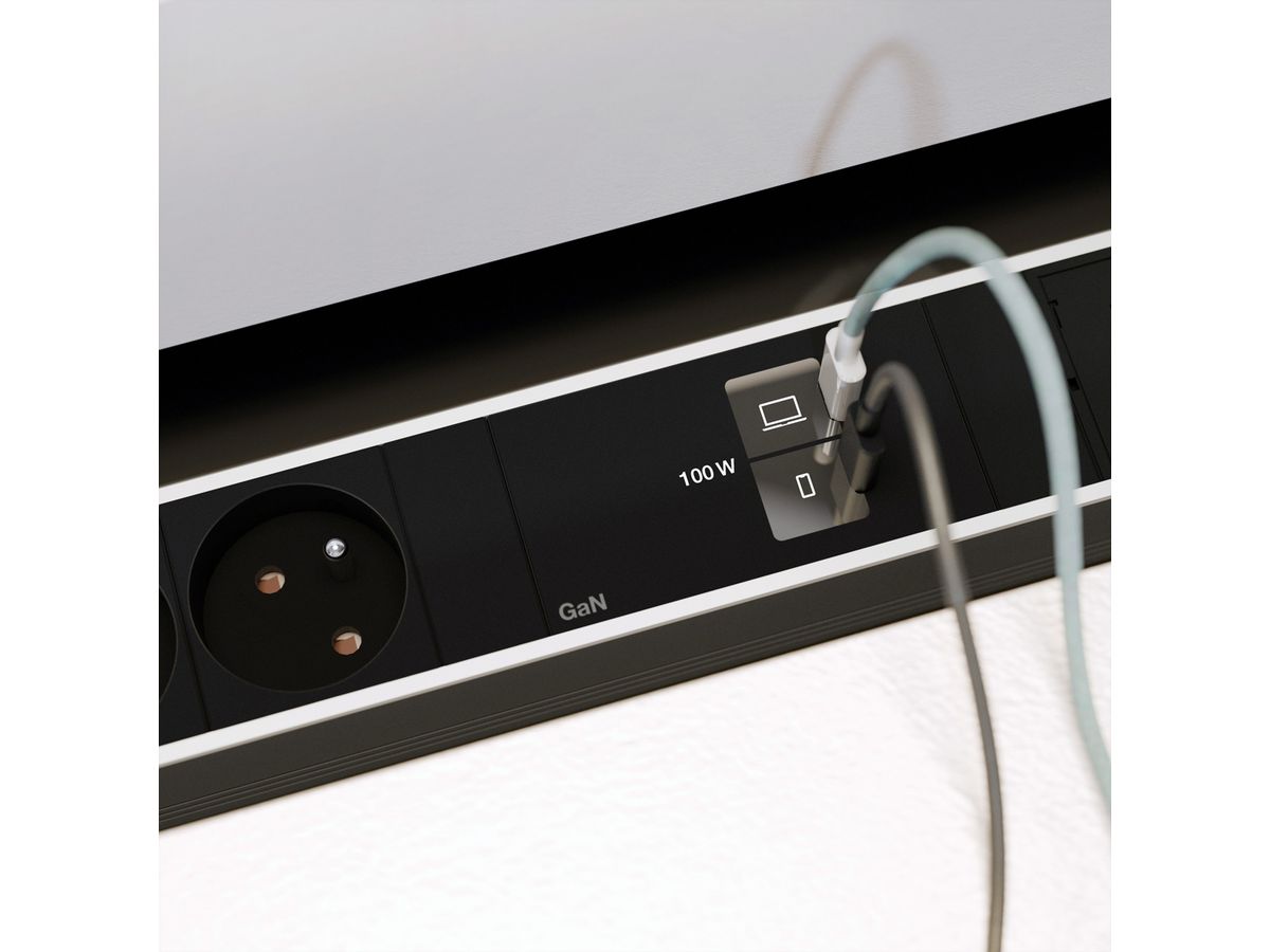 BACHMANN CONFERENCEF XL 3xUTE, 1xUSB C/C 100W 2xCM