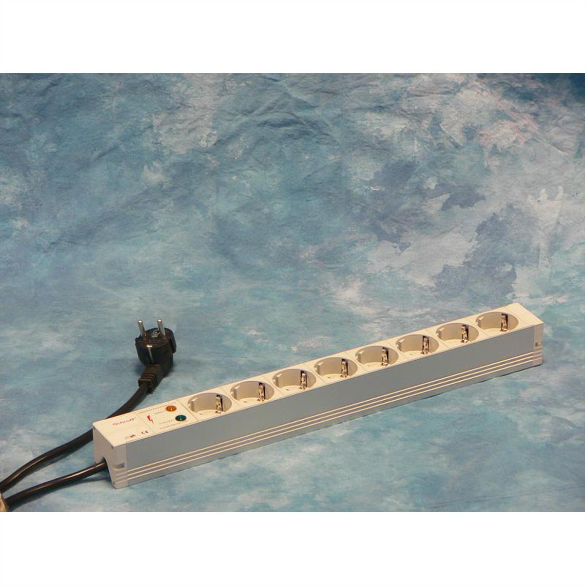 SCHROFF contactdoosstrook, SCHUKO, 8 contactdozen, 19", met transiëntbeveiliging