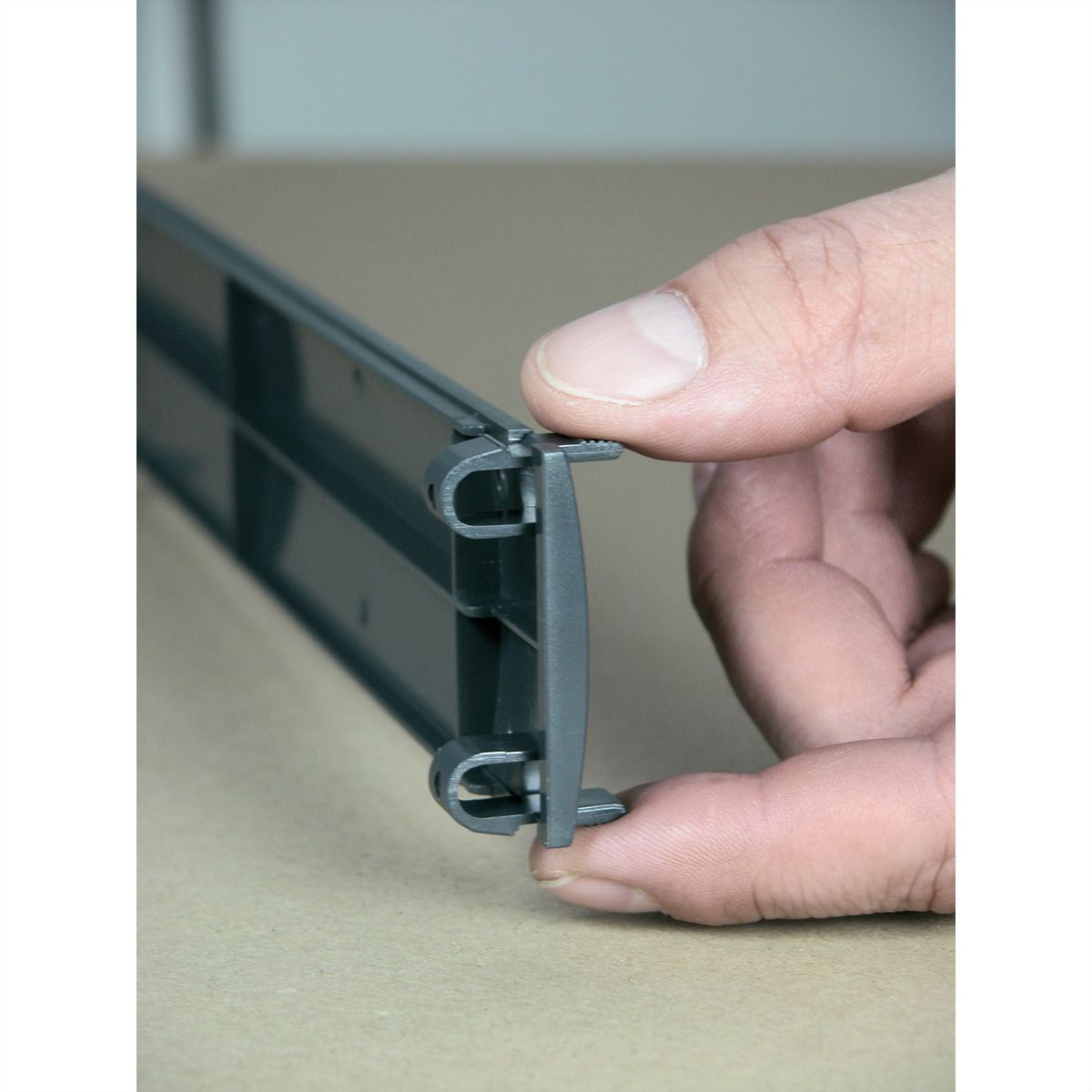 19"-Blindplatten zum Einklipsen, Kunststoff 1 HE, 10St., RAL 7016 anthrazit