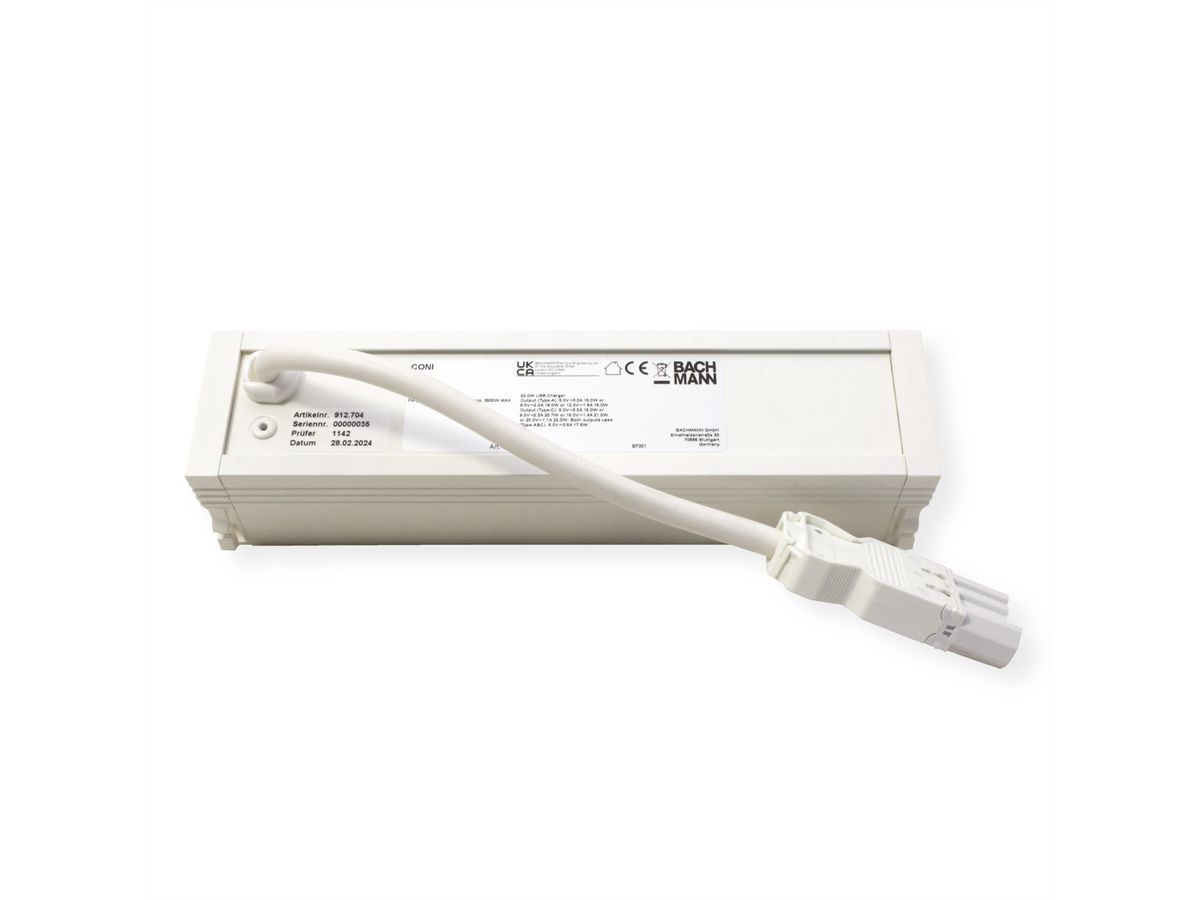 BACHMANN CONI 2xUTE 1xUSB A/C 22W 0.2m GST18 RAL9010