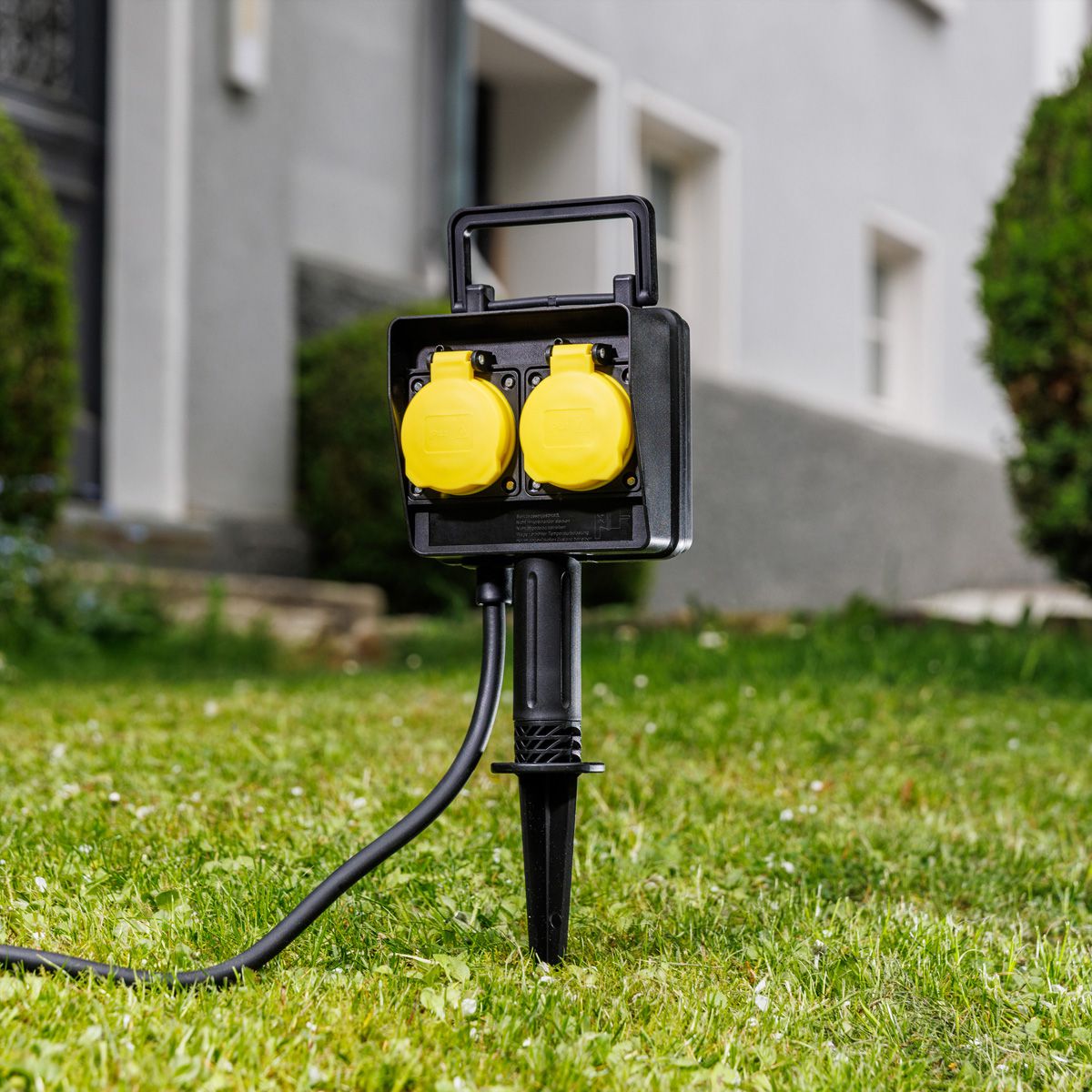 BACHMANN garden socket outlet with ground spike