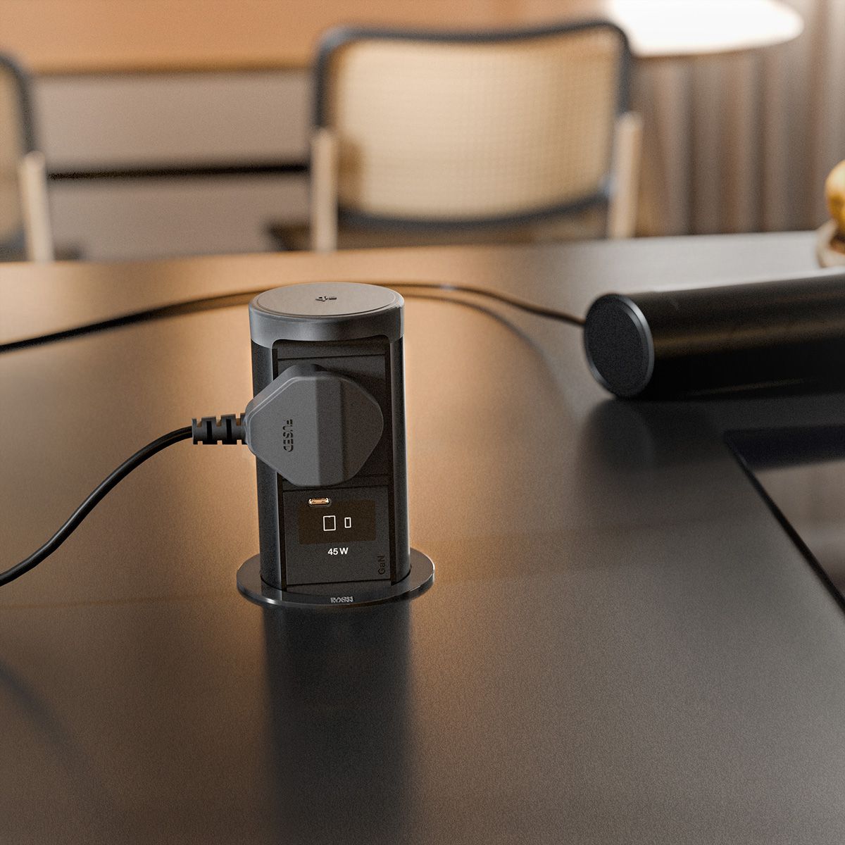 BACHMANN ELEVATOR2 1xUK 1xUSB C, Wireless Charger 15W RAL9005 0.5m ISV