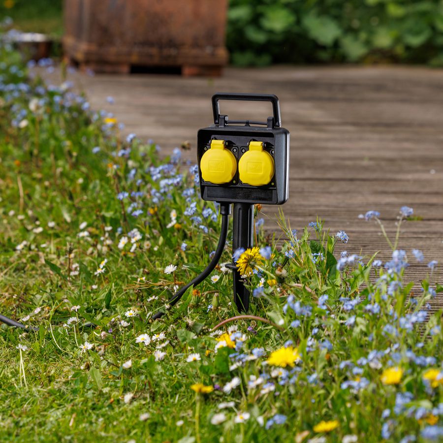 BACHMANN garden socket outlet with ground spike