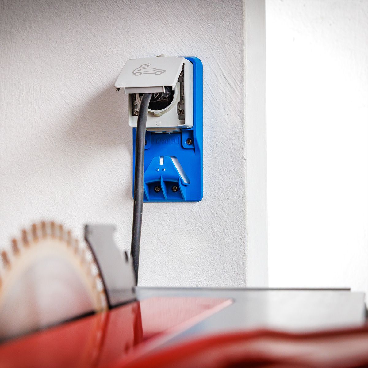 BACHMANN EARTHED CAR CHARGING SOCKET, Surface-mounted version