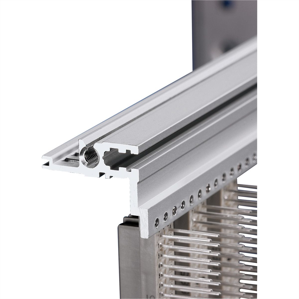 SCHROFF Horizontal Rail, Rear, Center, Type MZ, With Z-Rail, 28 HP