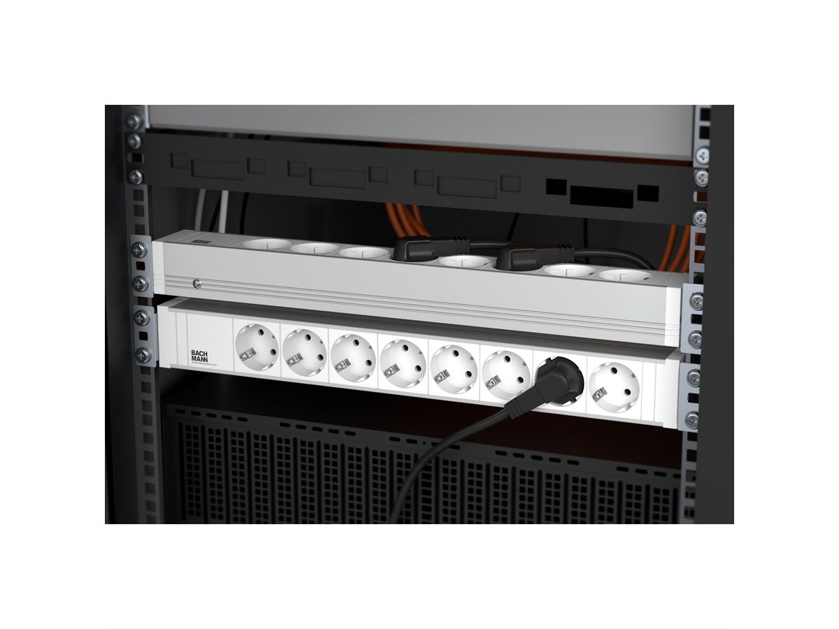 BACHMANN 19" 1,5U 8xCEE7/3 ws voeding 2,0m CEE7/7