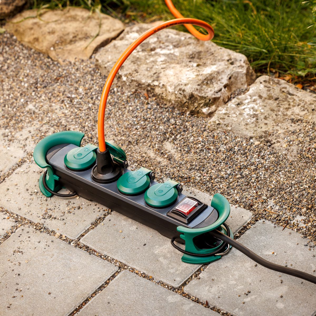 BACHMANN HOOK Outdoor 4x earthing contact, Plastic, with switch and hinged covers, IP44, 4 m