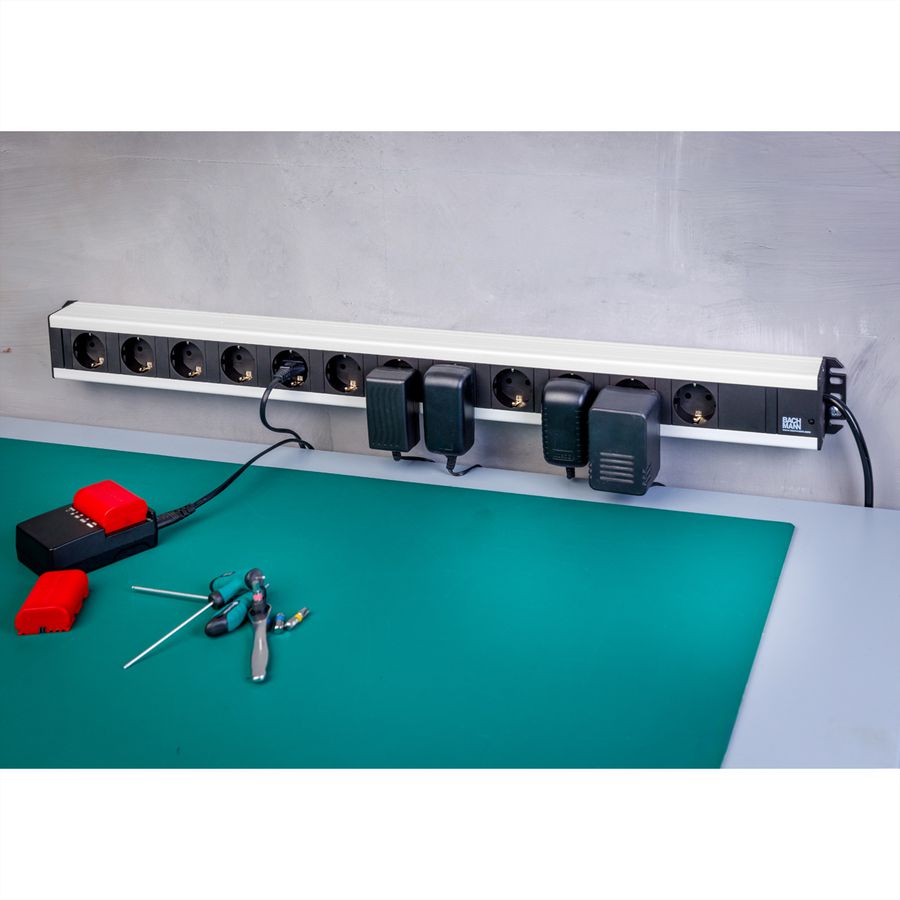 BACHMANN stekkerdoos 12x geaard contact, 2 m