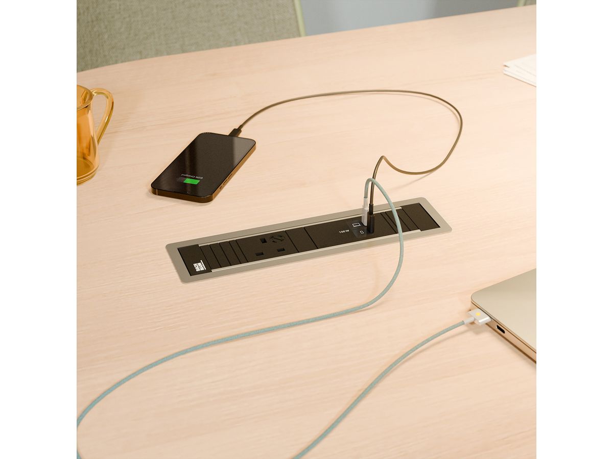 BACHMANN POWER FRAME 1xUK 45° 3,15A, 1xUSB 1xUSB C/C 100W L=0,2m